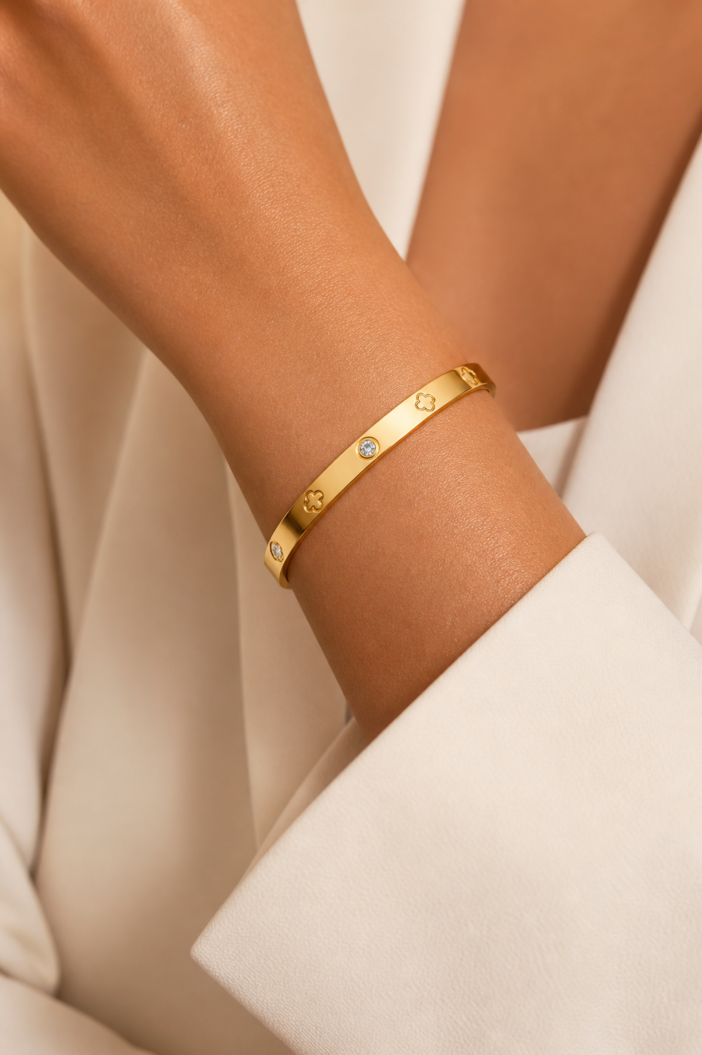 Fendleigh Laurelle Camilla Clover bracelet stacked styling shot