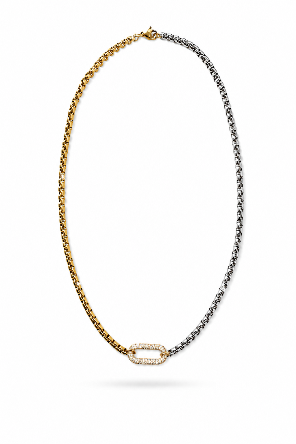 Fendleigh Laurelle Icon Pavé necklace product detail shot