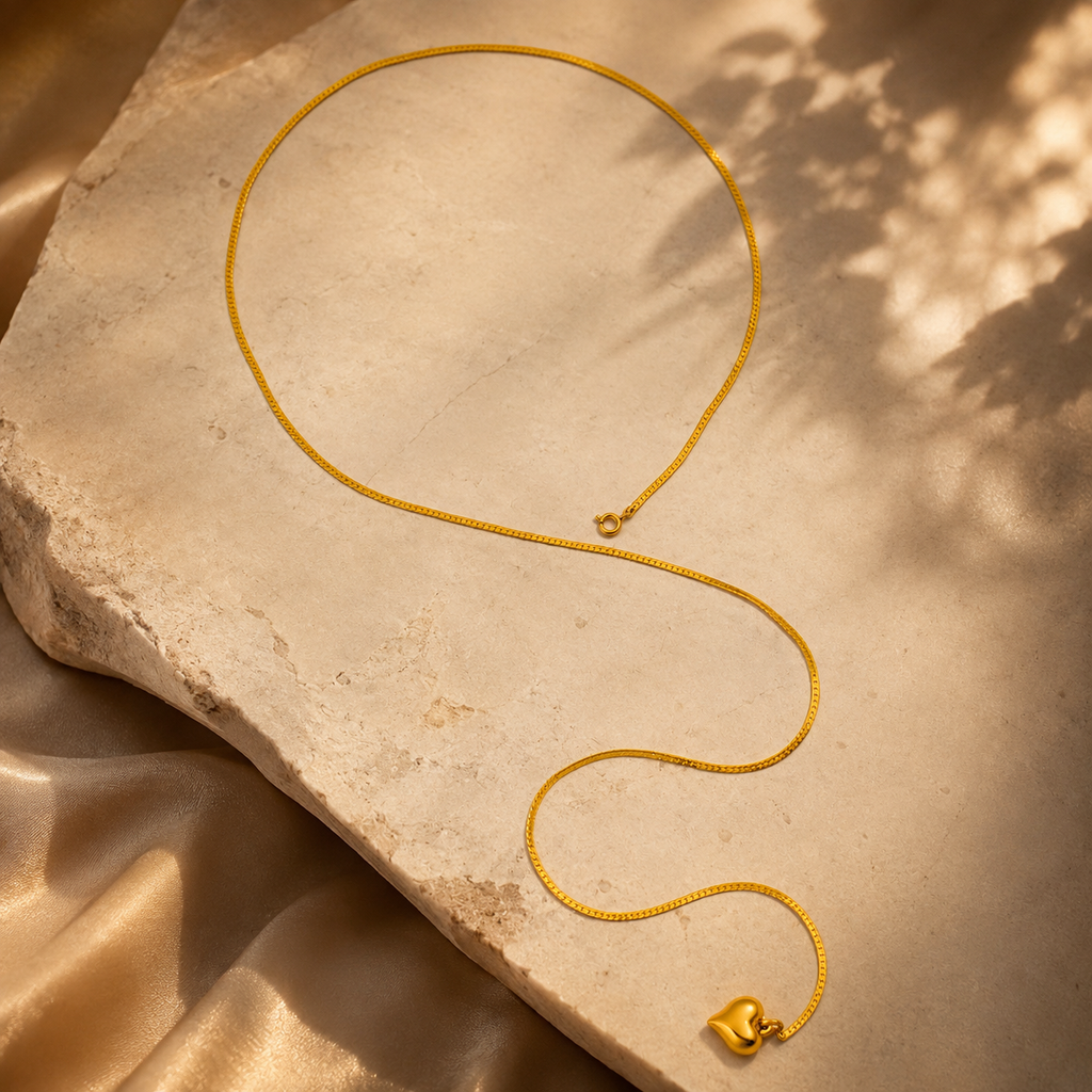 Fendleigh Laurelle Kylie Heart Lariat 18K gold – open heart pendant necklace close-up