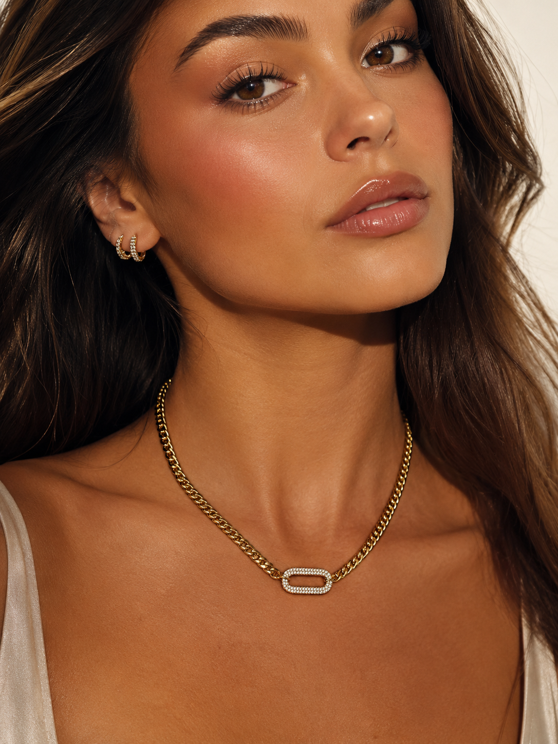Fendleigh Laurelle Signature Sparkle necklace close-up detail